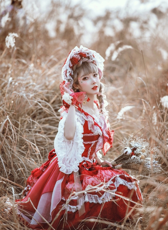 阿包也是兔娘气质妹子败家三姐妹之一lolita红裙图 唯美清新美少女白色丝袜红色洛丽塔写真照
