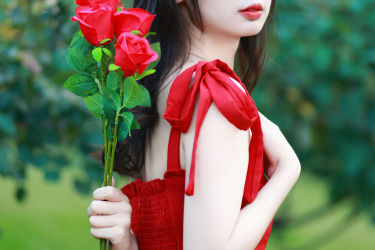 玫瑰园的少女 红色 少女 小清新 玫瑰花 写真